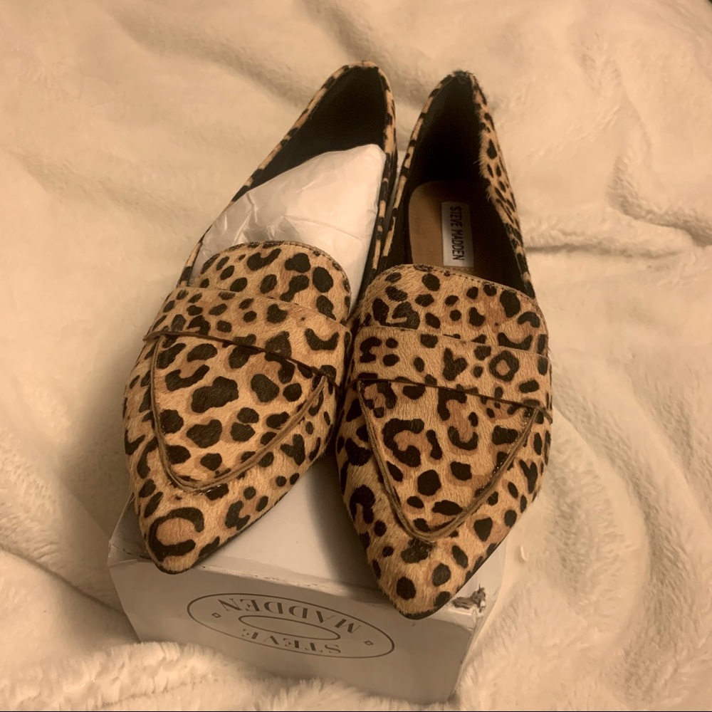 Steve Madden leopard carver flats